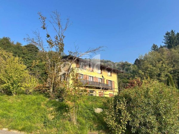 casa indipendente in vendita a Nembro