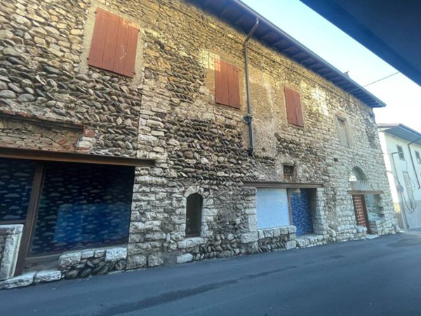 intera palazzina in vendita a Nembro