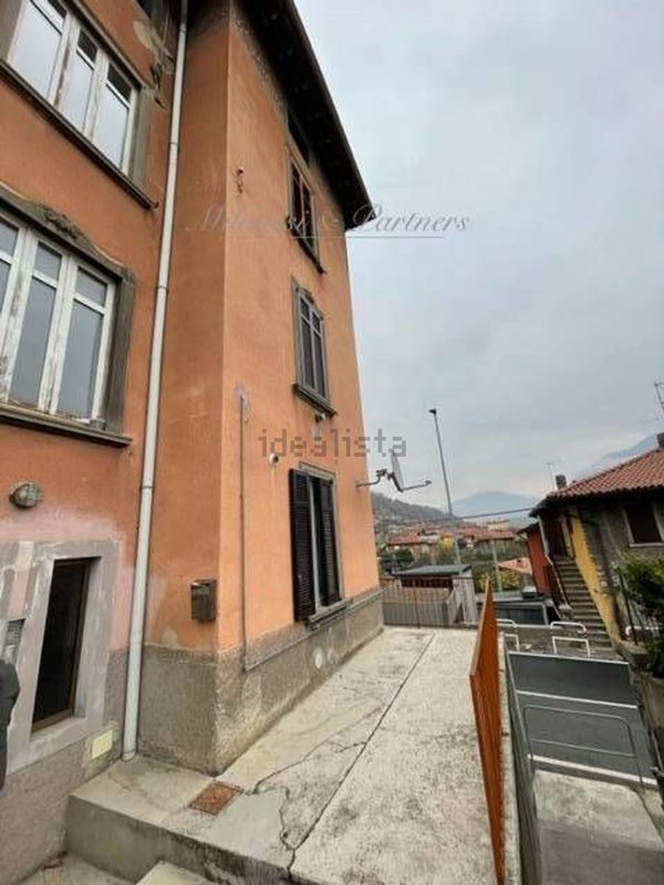 casa indipendente in vendita a Nembro