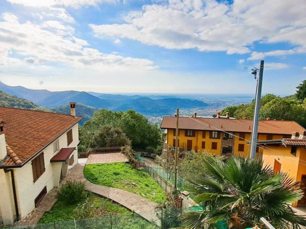 appartamento in vendita a Nembro in zona Lonno