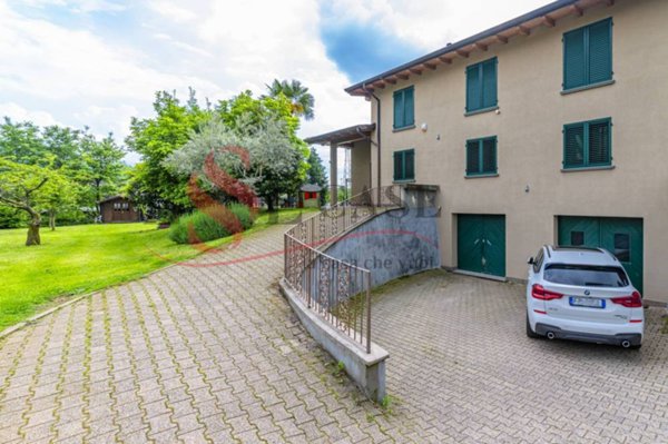 casa indipendente in vendita a Nembro