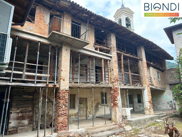 casa indipendente in vendita a Nembro in zona Gavarno