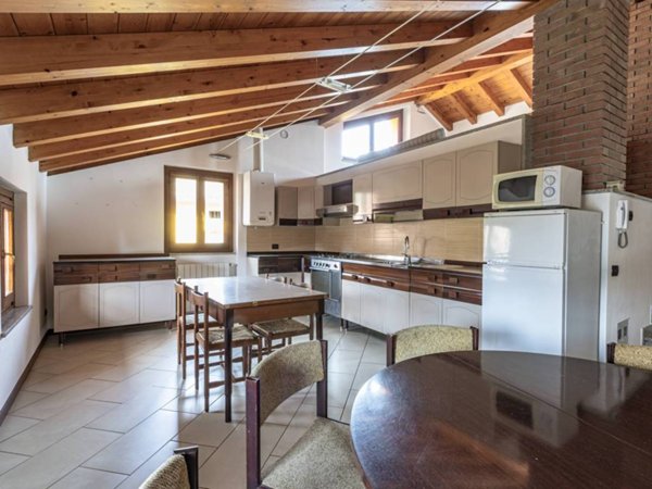 appartamento in vendita a Nembro in zona Lonno