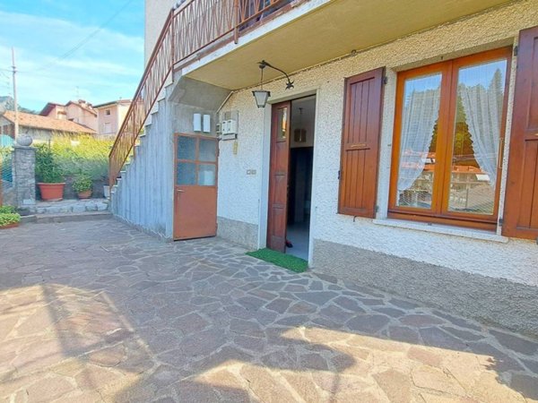 appartamento in vendita a Nembro in zona Lonno