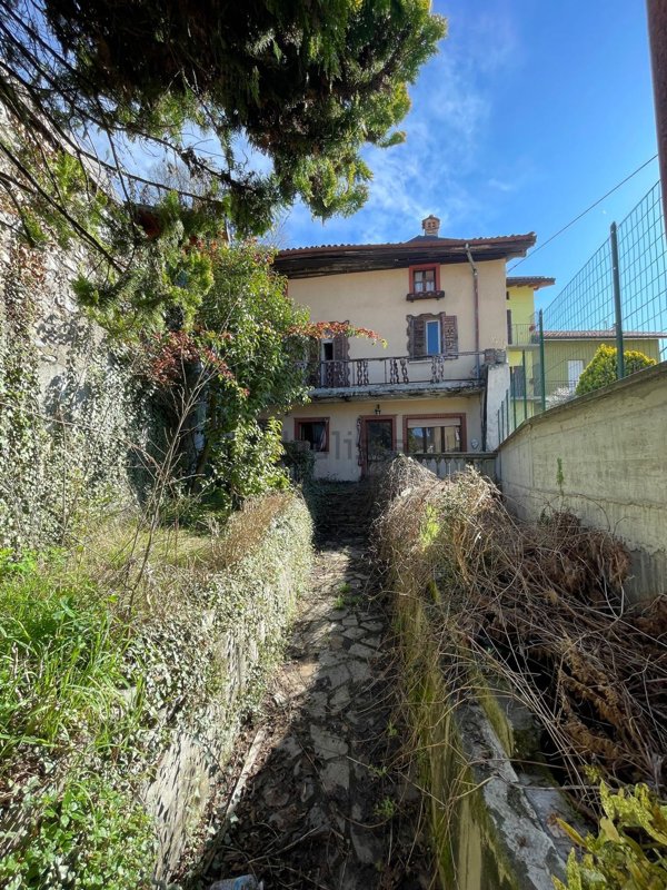 casa indipendente in vendita a Nembro