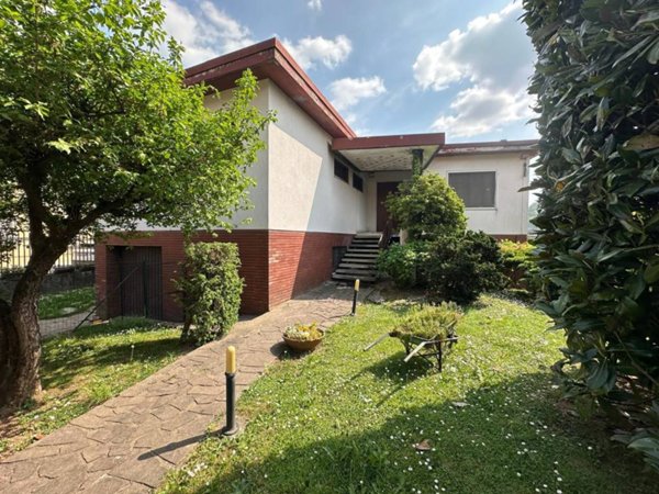 casa indipendente in vendita a Nembro