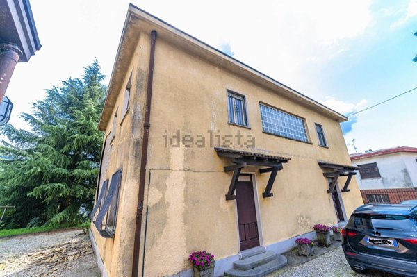 casa indipendente in vendita a Nembro in zona Gavarno