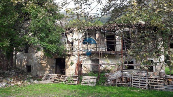 casale in vendita a Nembro