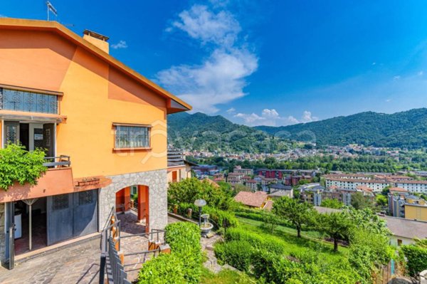 casa indipendente in vendita a Nembro