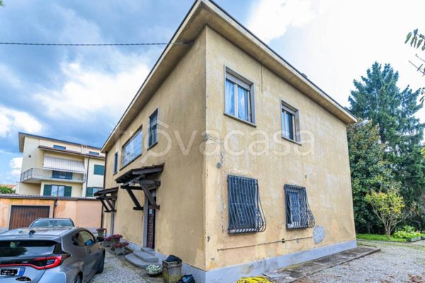 casa indipendente in vendita a Nembro in zona Gavarno