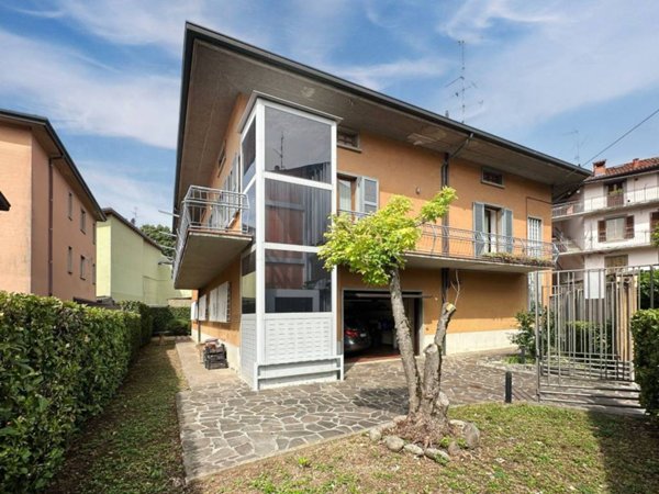 casa indipendente in vendita a Nembro