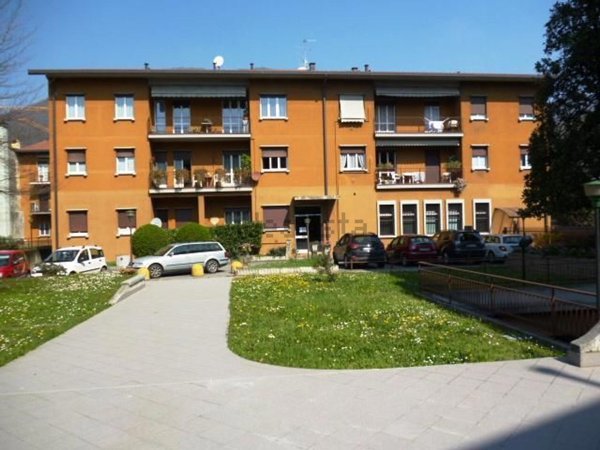 appartamento in vendita a Nembro in zona Gavarno