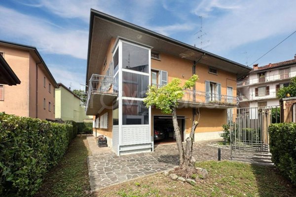 appartamento in vendita a Nembro in zona Gavarno
