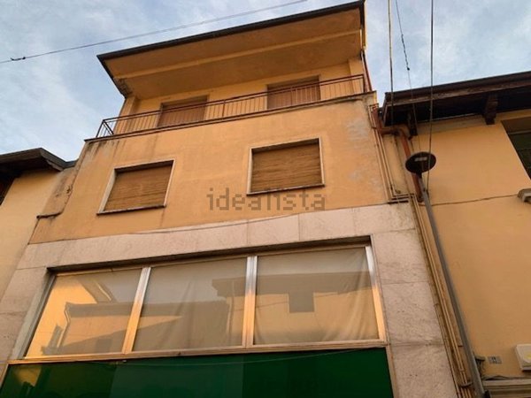 appartamento in vendita a Nembro in zona Gavarno