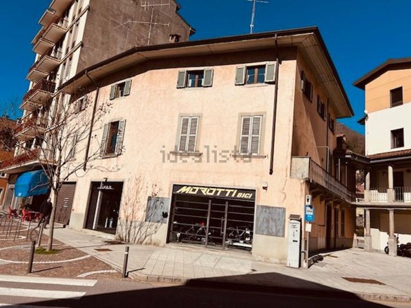 appartamento in vendita a Nembro in zona Gavarno