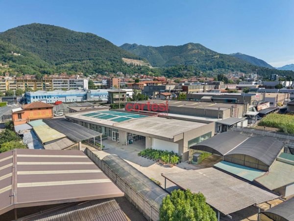 locale commerciale in vendita a Nembro