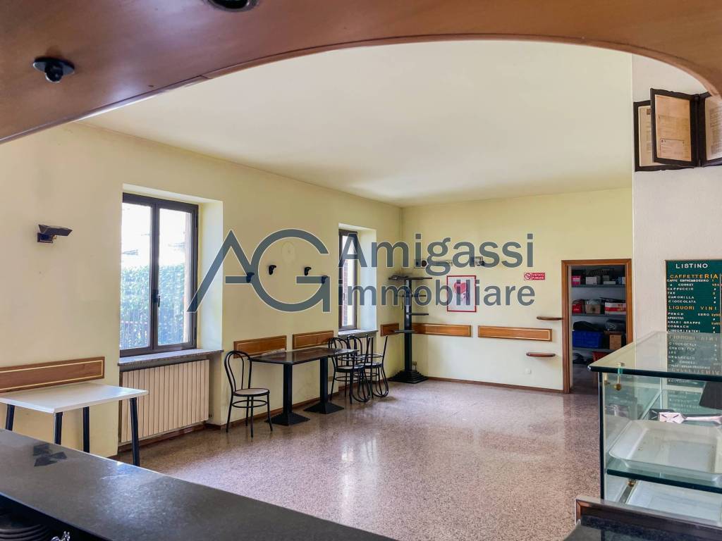 negozio in vendita a Nembro in zona Gavarno