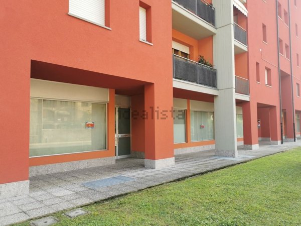 ufficio in vendita a Nembro in zona San Faustino