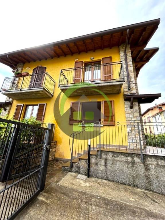 casa indipendente in vendita a Nembro