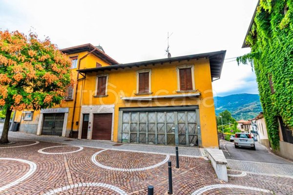 appartamento in vendita a Nembro in zona Gavarno