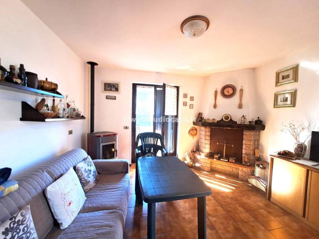 appartamento in vendita ad Oltre il Colle in zona Zambla Alta