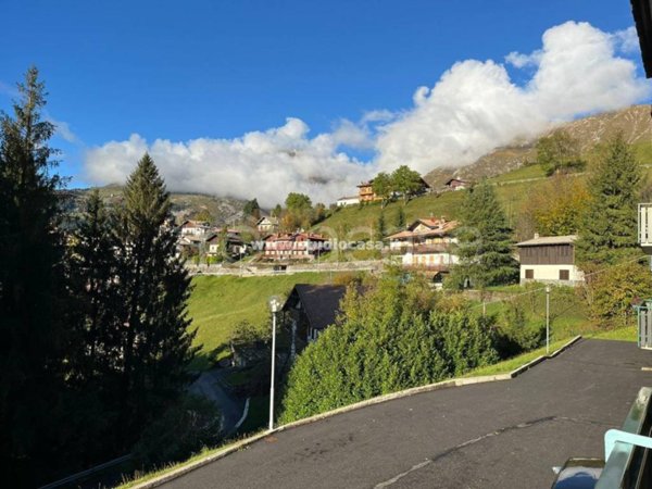 appartamento in vendita ad Oltre il Colle in zona Zambla Alta