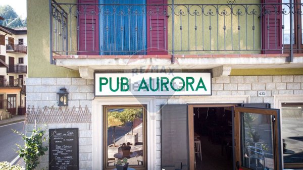 locale commerciale in vendita ad Oltre il Colle