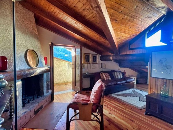 appartamento in vendita ad Oltre il Colle in zona Zambla Alta