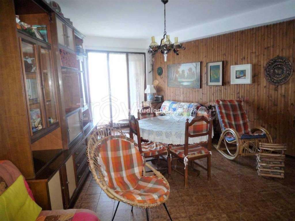 appartamento in vendita ad Oltre il Colle in zona Zambla Alta