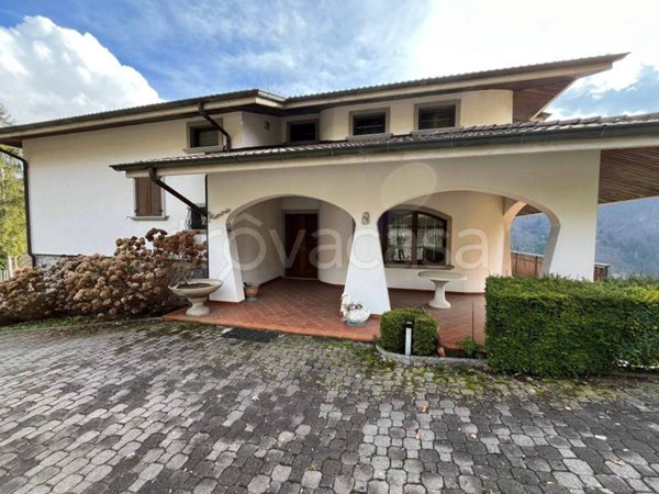 casa indipendente in vendita ad Oltre il Colle in zona Zorzone