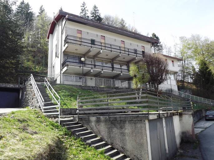 intera palazzina in vendita ad Oltre il Colle