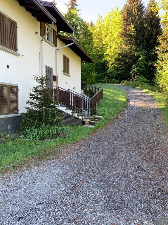 appartamento in vendita ad Oltre il Colle in zona Zambla Alta