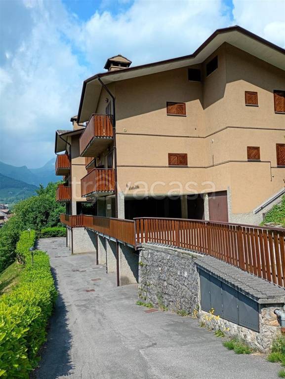 appartamento in vendita ad Oltre il Colle in zona Zorzone