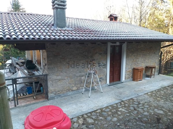 casa indipendente in vendita ad Oltre il Colle in zona Zorzone