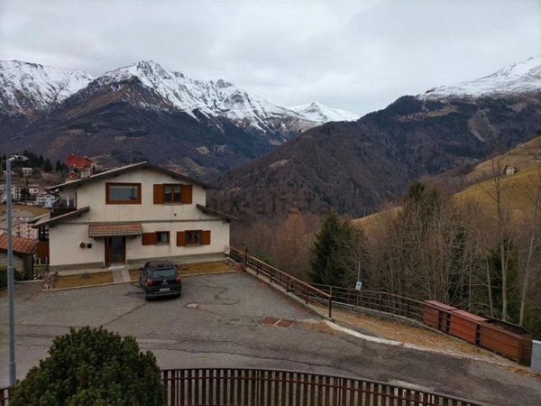 appartamento in vendita ad Oltre il Colle in zona Zambla Alta