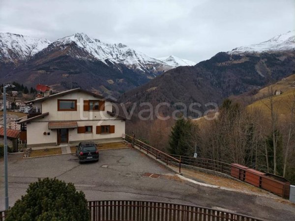 appartamento in vendita ad Oltre il Colle in zona Zambla Alta