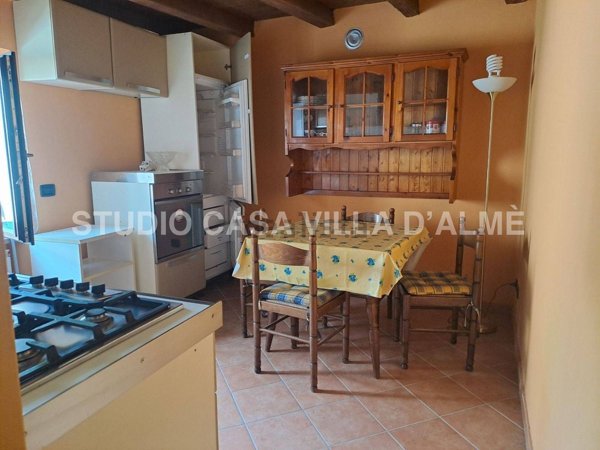 appartamento in vendita ad Oltre il Colle in zona Zorzone