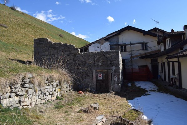 casale in vendita ad Oltre il Colle