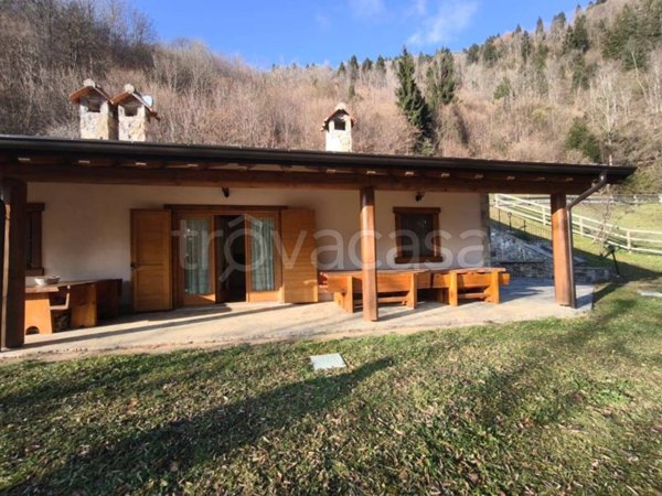 casa indipendente in vendita ad Oltressenda Alta in zona Valzurio