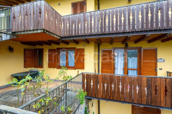 appartamento in vendita ad Oneta in zona Scullera