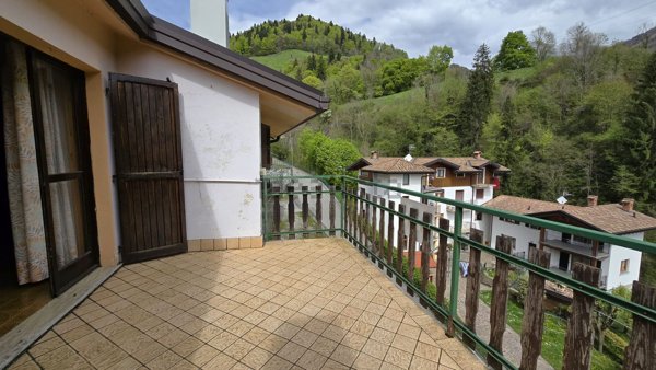 appartamento in vendita ad Oneta in zona Scullera