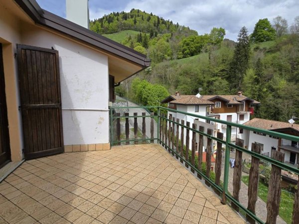 appartamento in vendita ad Oneta in zona Scullera