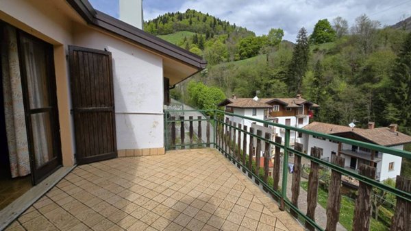 appartamento in vendita ad Oneta in zona Scullera