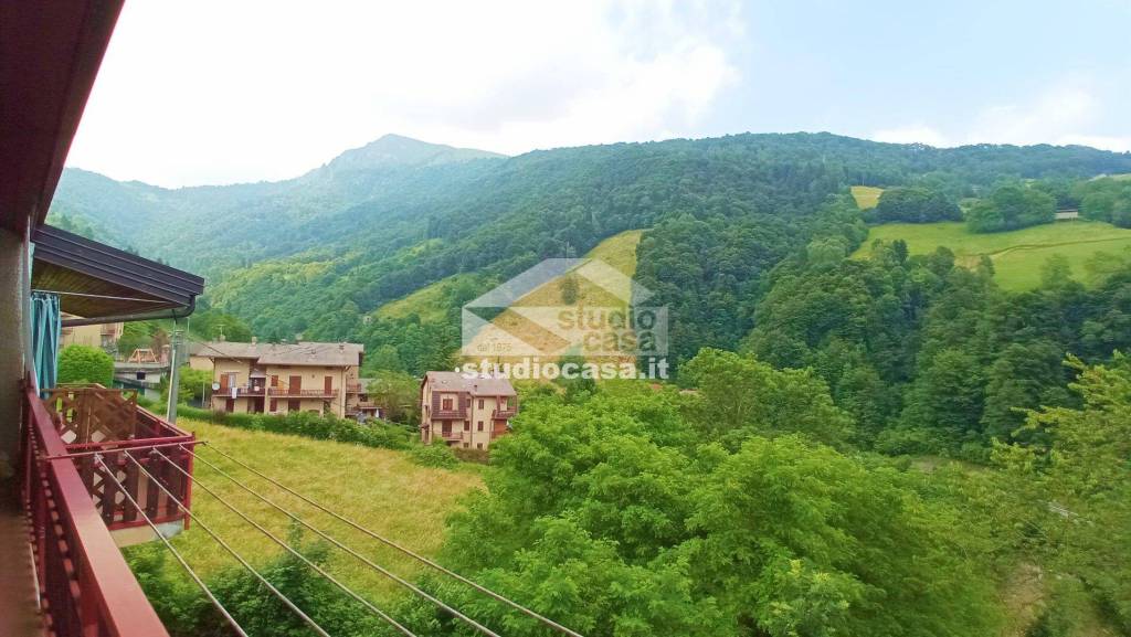 appartamento in vendita ad Oneta in zona Scullera