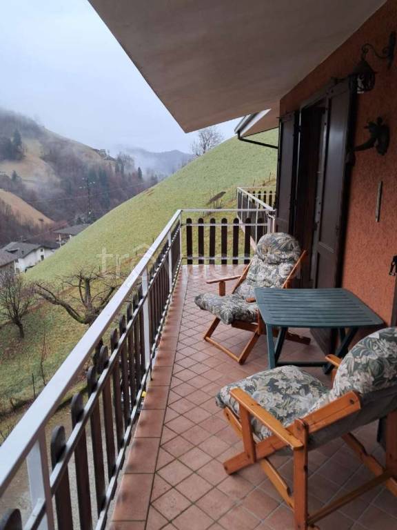 appartamento in vendita ad Oneta in zona Scullera