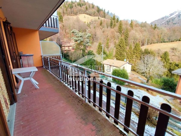 appartamento in vendita ad Oneta in zona Scullera