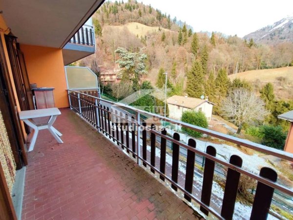 appartamento in vendita ad Oneta in zona Scullera