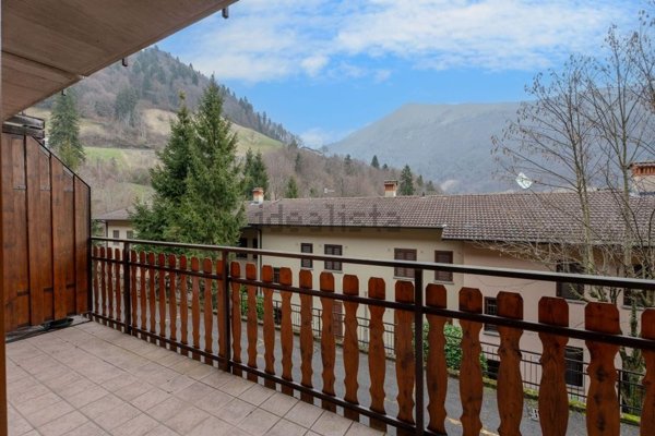 appartamento in vendita ad Oneta in zona Scullera