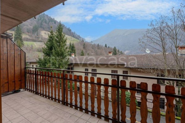 appartamento in vendita ad Oneta in zona Scullera