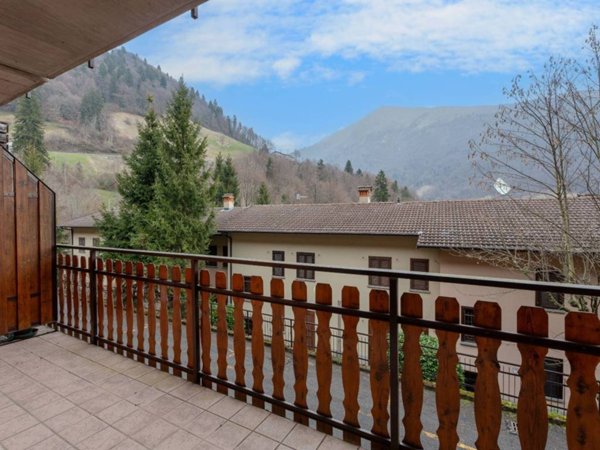 appartamento in vendita ad Oneta in zona Scullera